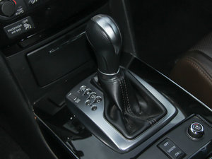 2013款3.7L 超越升级版 换挡杆