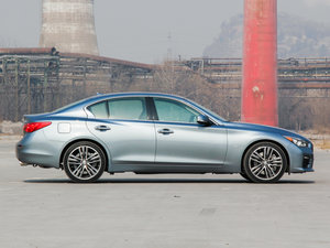 2014款3.7L 豪华运动版 整体外观