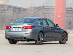 2014款3.7L 豪华运动版 整体外观