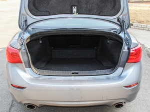 2014款3.7L 豪华运动版 行李厢空间