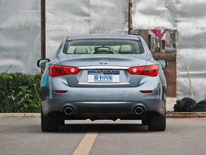 2014款3.7L 豪华运动版 整体外观