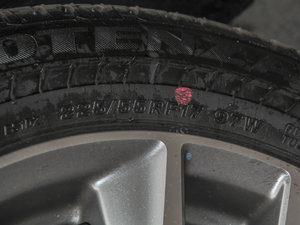 2014款2.0T 舒适版 轮胎尺寸
