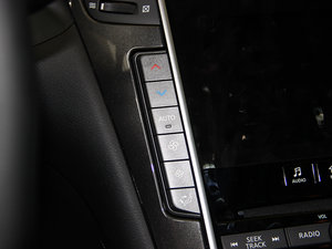 2014款2.0T 豪华版 中控区