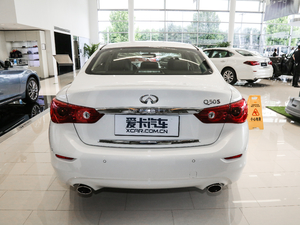 2014款3.7L 豪华运动版 正后	