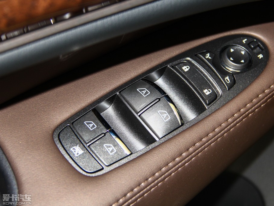 2014ӢQX60(M(jn)) 3.5L (q)׿Խ