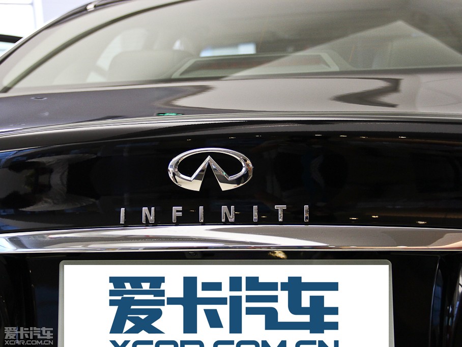 2013ӢQ70L Hybrid 3.5L A