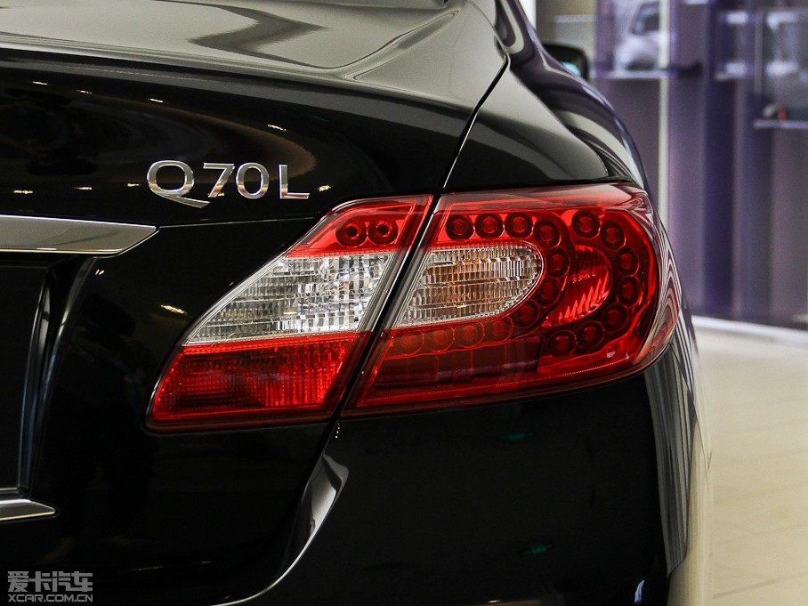 2013ӢQ70L Hybrid 3.5L A