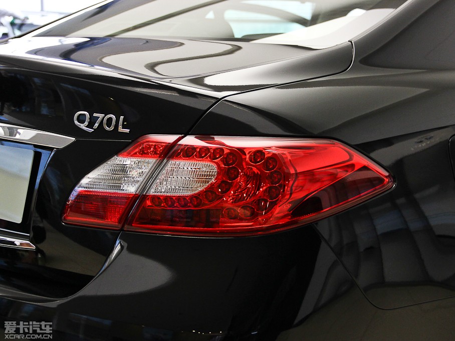 2013ӢQ70L Hybrid 3.5L A