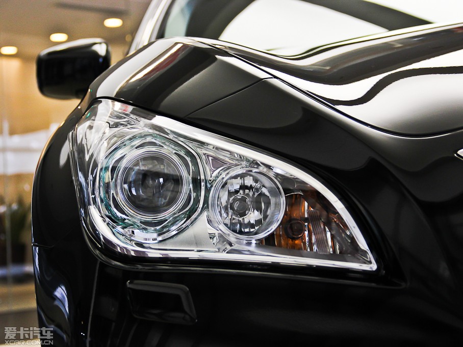 2013ӢQ70L Hybrid 3.5L A