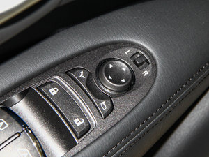 2013款2.5L 雅致版 中控区