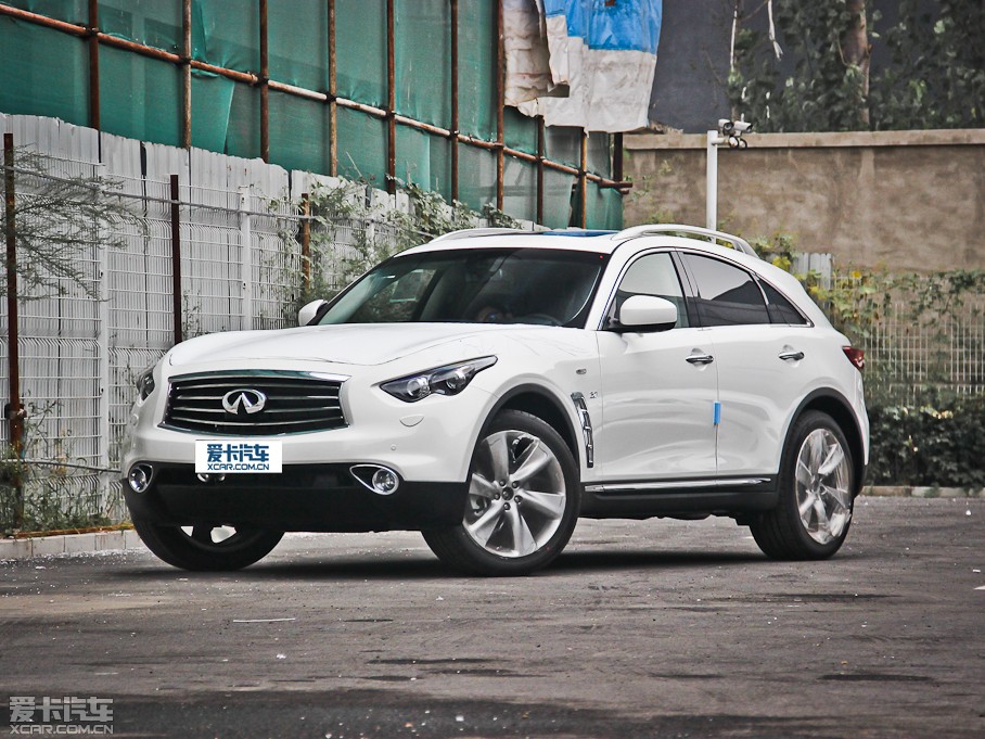 2013ӢQX70 