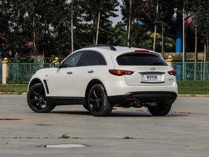 2015款3.7L 绝影版 左后45度