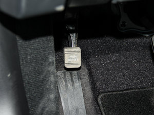 2015款2.5L 豪华版 驻车制动器