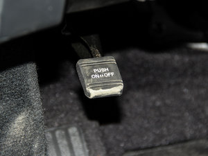 2015款2.5L 悦享版 驻车制动器