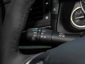 2015款2.5L 悦享版 中控区