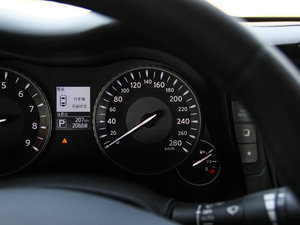 2015款2.5L 悦享版 中控区