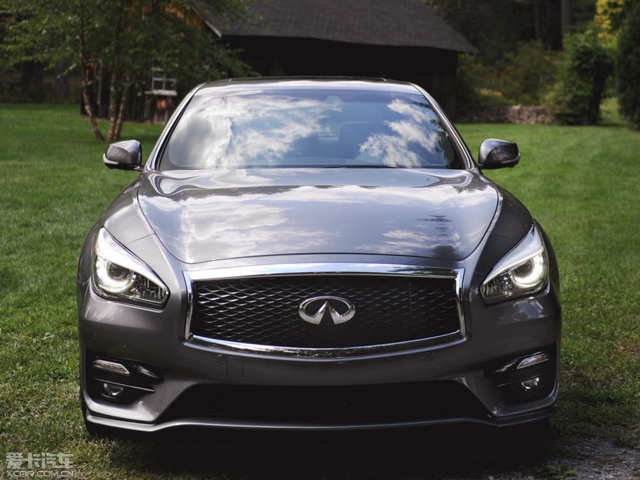 2015ӢQ70L Hybrid 3.5L A