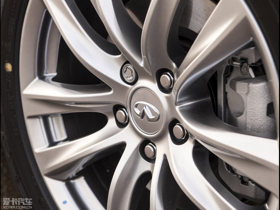 2015ӢQ70L Hybrid 3.5L A