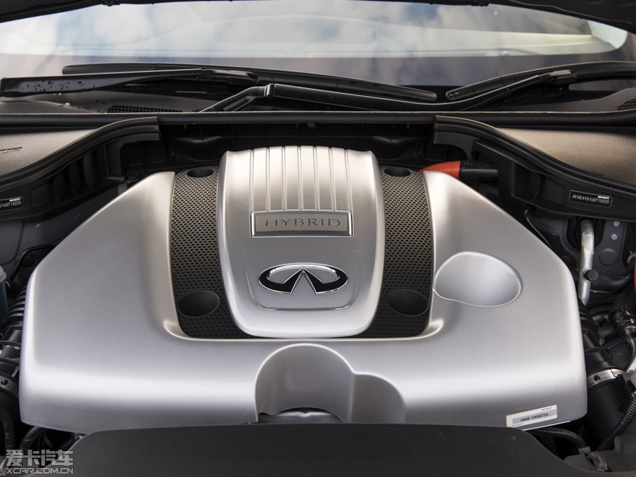 2015ӢQ70L Hybrid 3.5L A