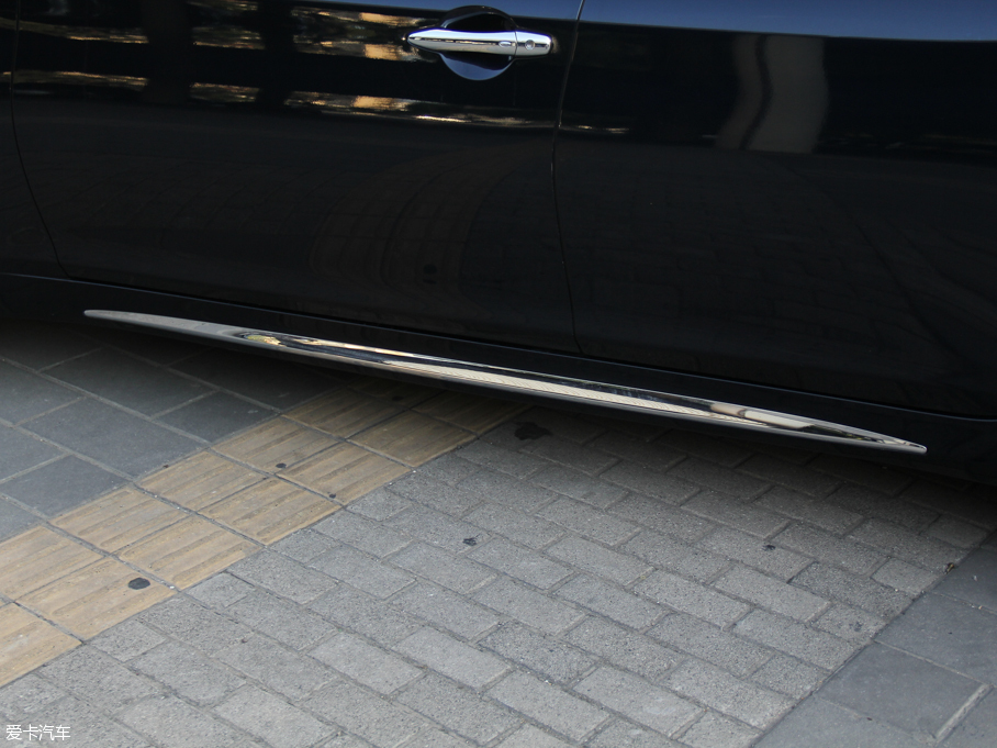 2015ӢQ70L Hybrid 3.5L A