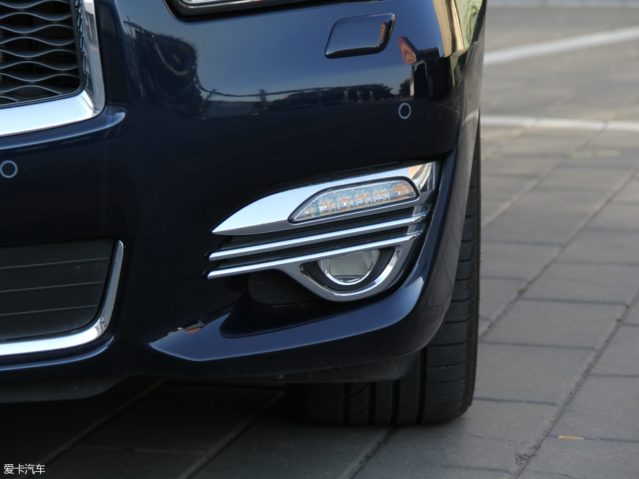 2015ӢQ70L Hybrid 3.5L A