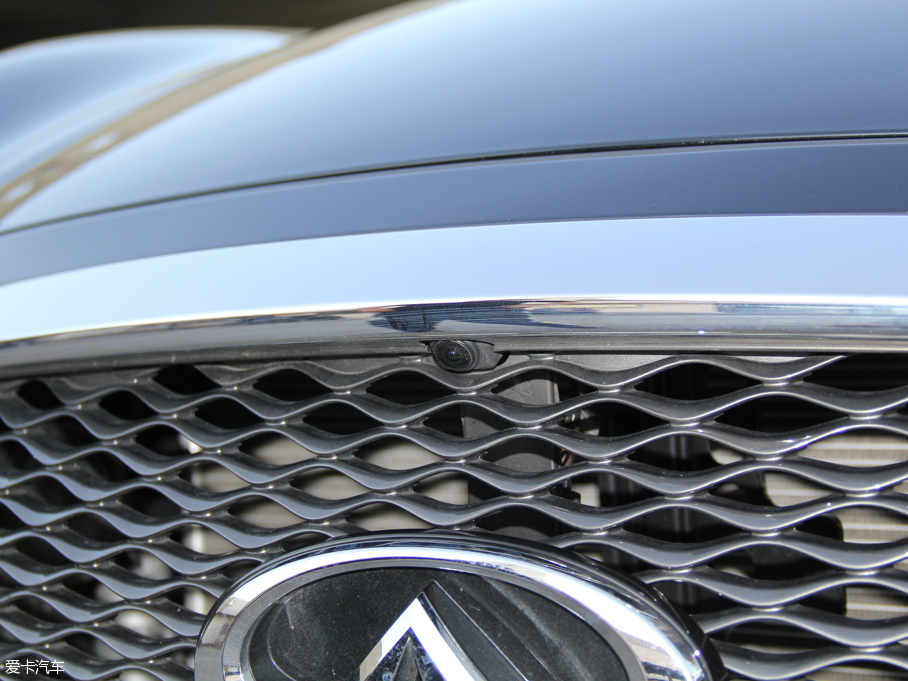 2015ӢQ70L Hybrid 3.5L A