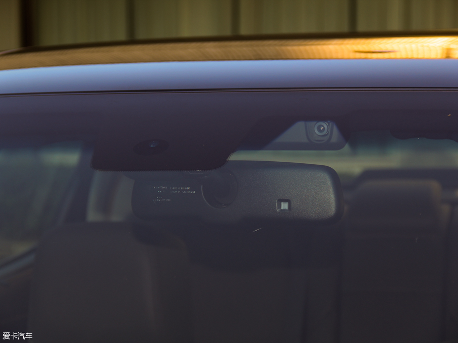 2015ӢQ70L Hybrid 3.5L A