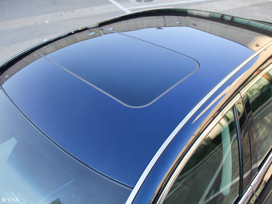 2015ӢQ70L Hybrid 3.5L A