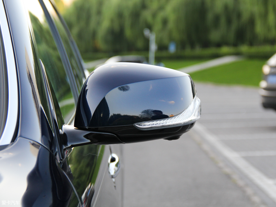 2015ӢQ70L Hybrid 3.5L A