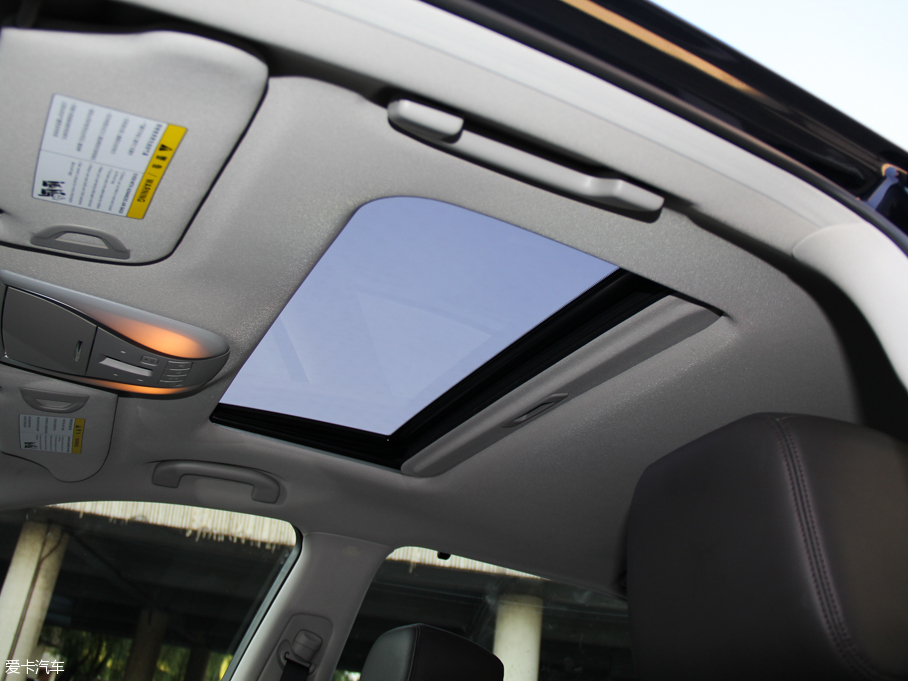 2015ӢQ70L Hybrid 3.5L A