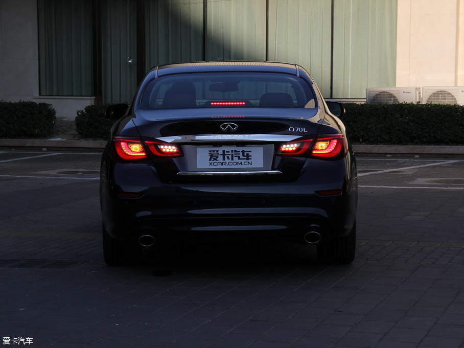 2015ӢQ70L Hybrid 3.5L A