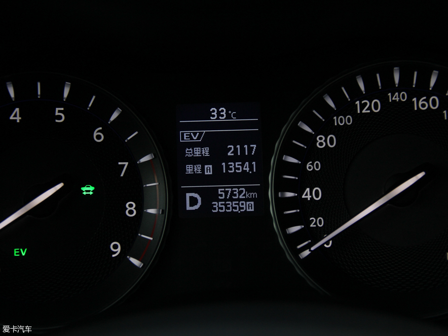 2015ӢQ70L Hybrid 3.5L A