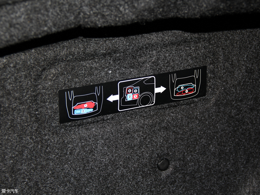 2015ӢQ70L Hybrid 3.5L A