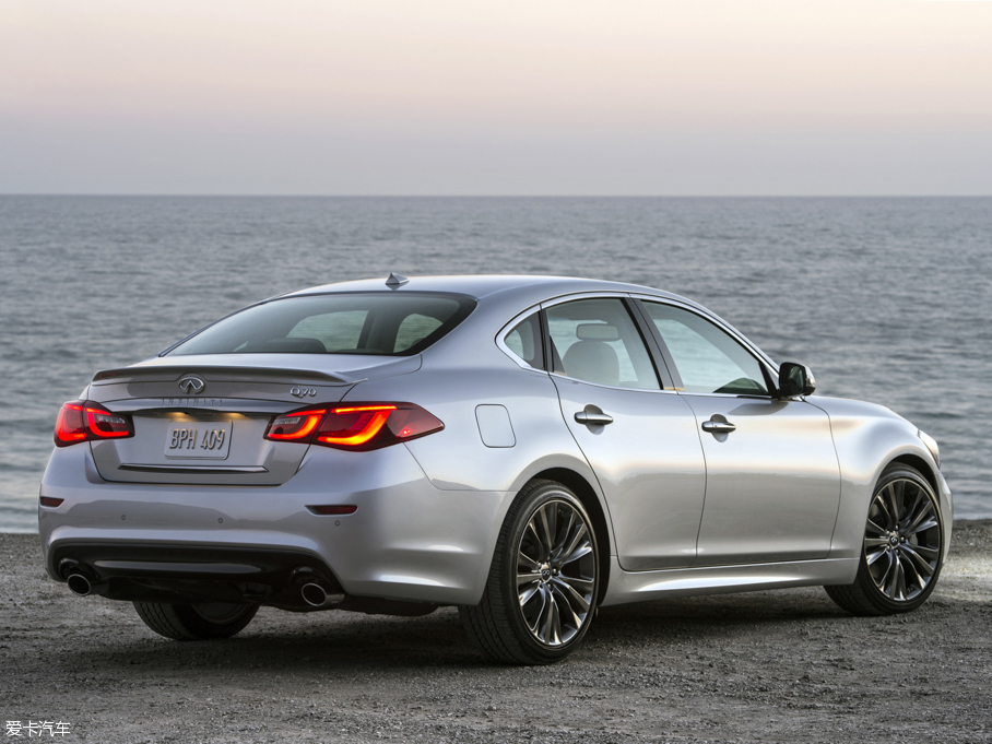 2015ӢQ70 Premium Select Edition