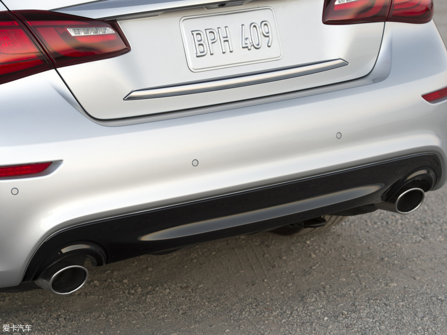 2015ӢQ70 Premium Select Edition