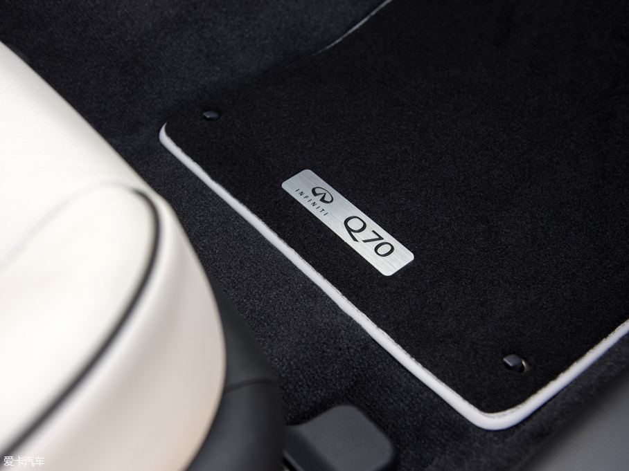 2015ӢQ70 Premium Select Edition