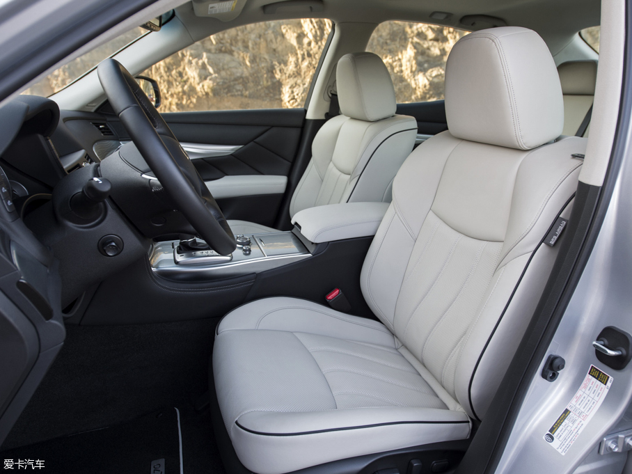 2015ӢQ70 Premium Select Edition