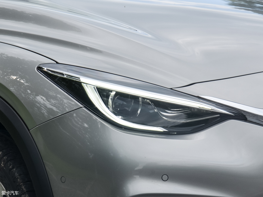 2017ӢQX30 2.0T (q)Oް