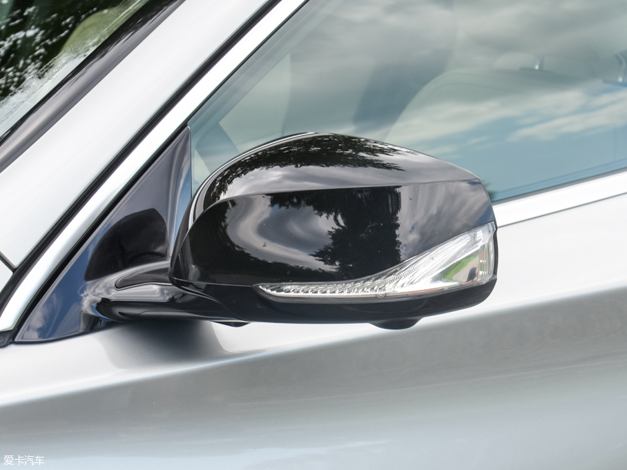 2017ӢQX30 2.0T (q)Oް