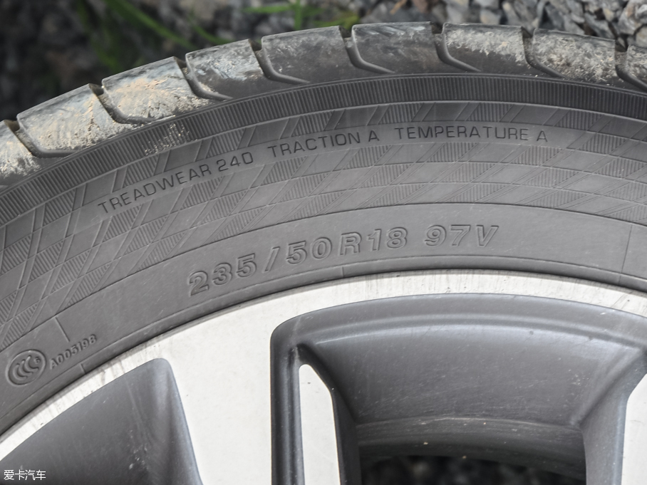 2017ӢQX30 2.0T (q)Oް