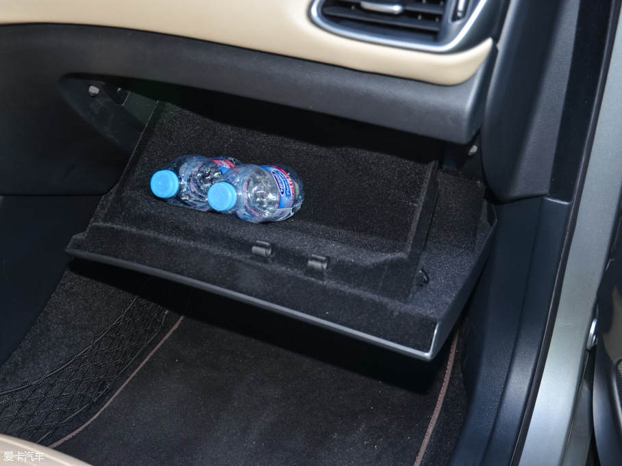 2017ӢQX30 2.0T (q)Oް