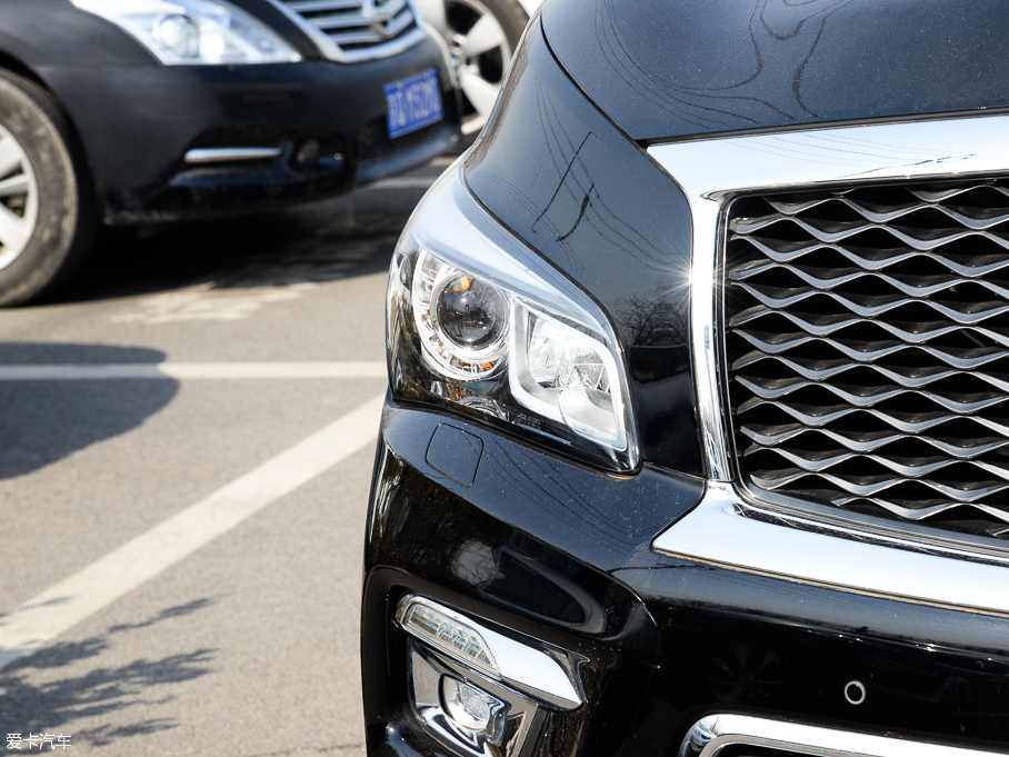 2016ӢQX80 5.6L V8 