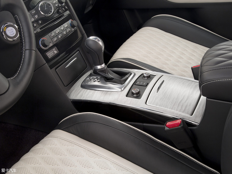 2016ӢQX70 3.7L Limited