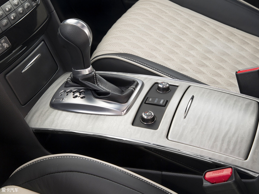 2016ӢQX70 3.7L Limited