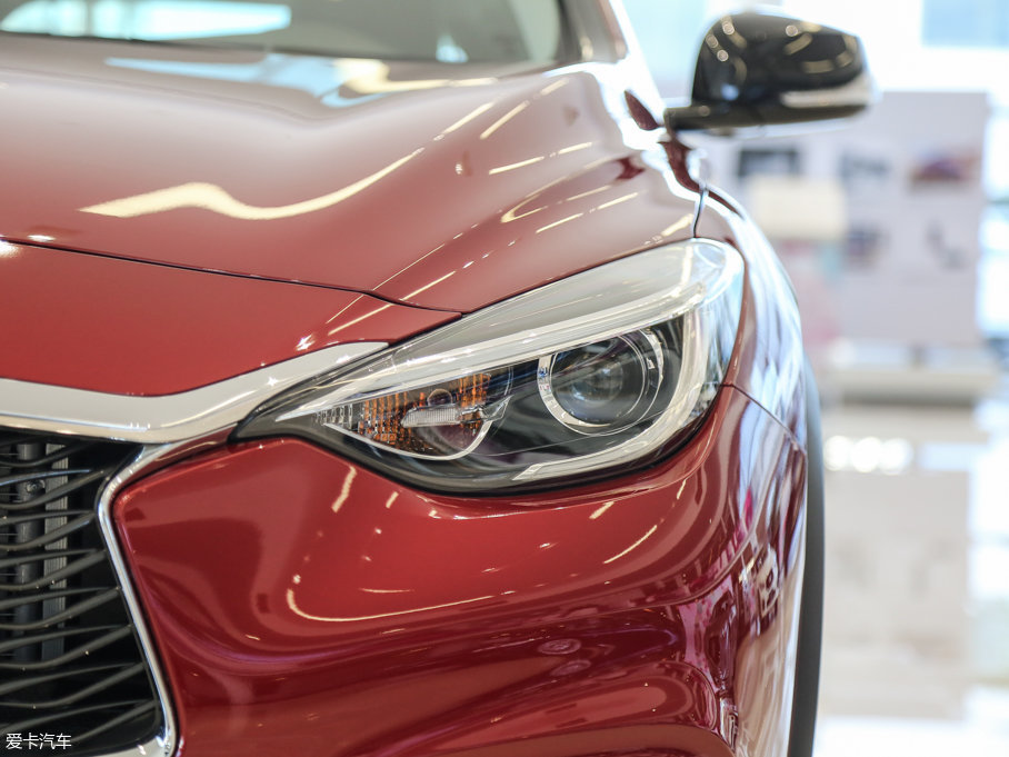 2017��Ӣ�����QX30 2.0T ���r�а�