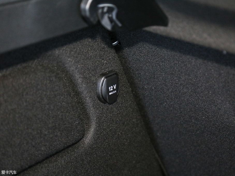 2017ӢQX30 2.0T (q)r(sh)а