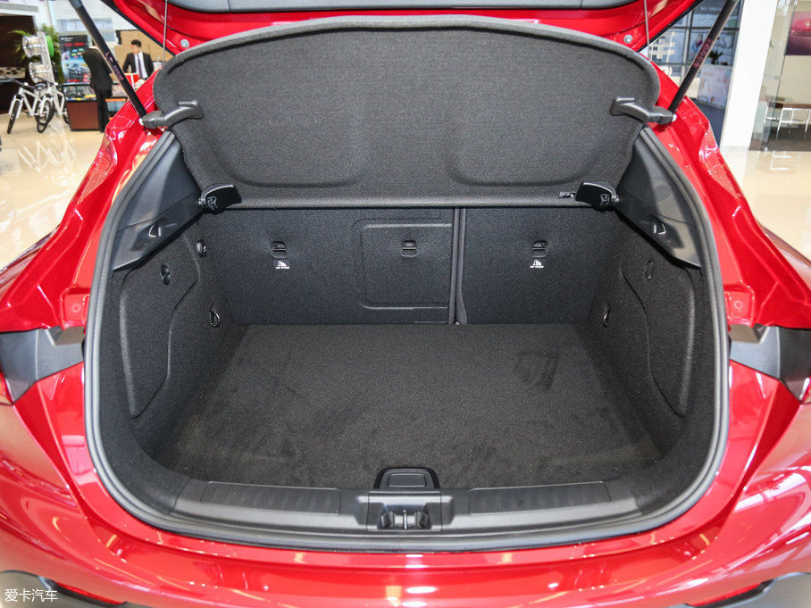 2017ӢQX30 2.0T (q)r(sh)а