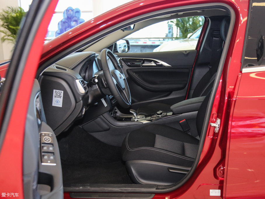 2017ӢQX30 2.0T (q)r(sh)а