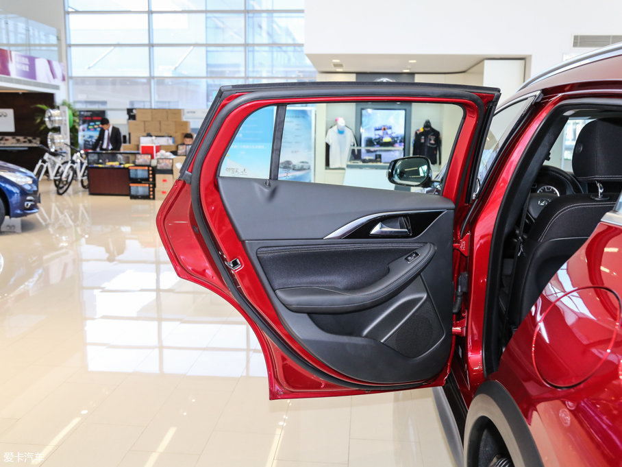 2017ӢQX30 2.0T (q)r(sh)а