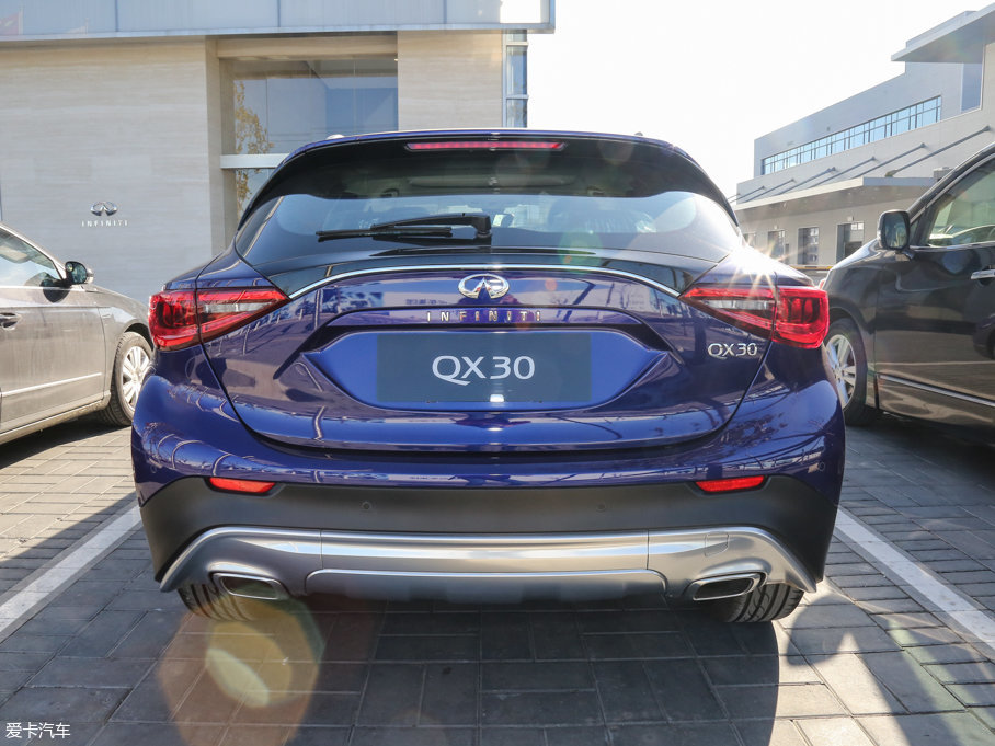 2017ӢQX30 1.6T \Ӱ